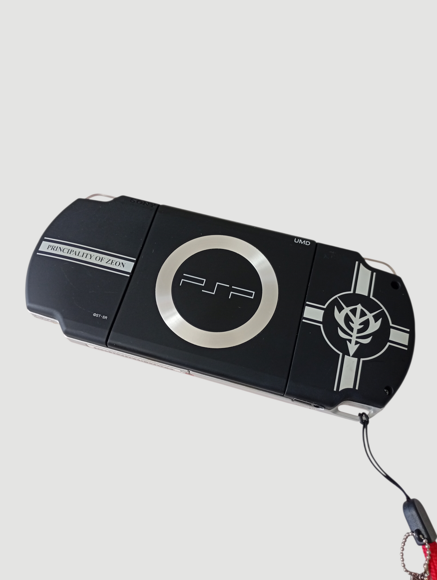 consola psp gundam edicion principality of zeon modelo 2000 liberada con micro sd 64 gb