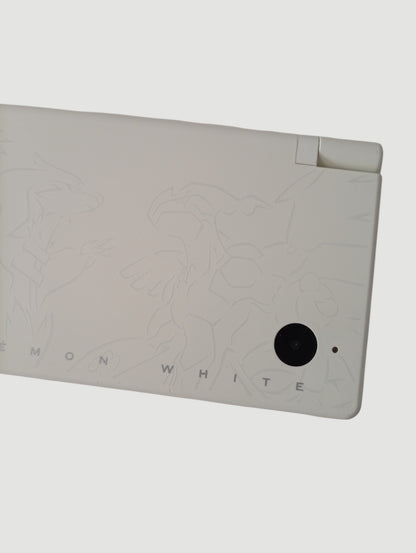 consola Nintendo DSi edicion especial pokemon blanco