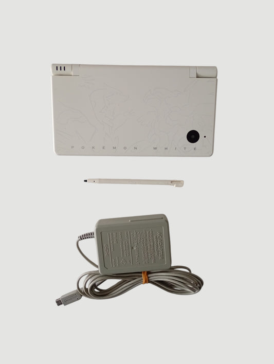 consola Nintendo DSi edicion especial pokemon blanco