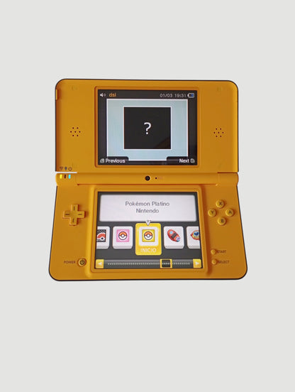 consola Nintendo DSi xl  en caja liberada con micro sd 32 gb