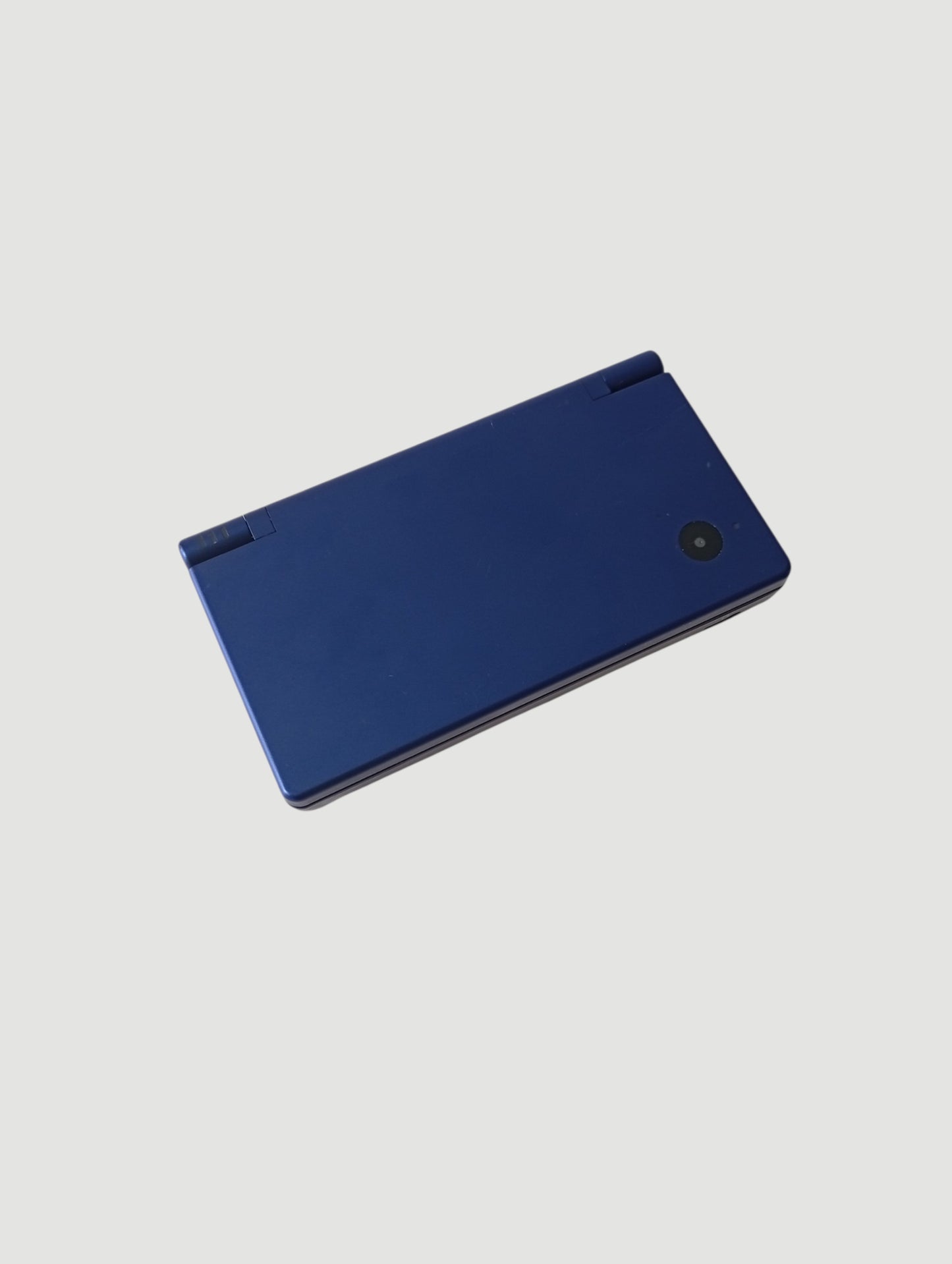 consola nintendo dsi azul metalizada liberada en micro sd 32 gb