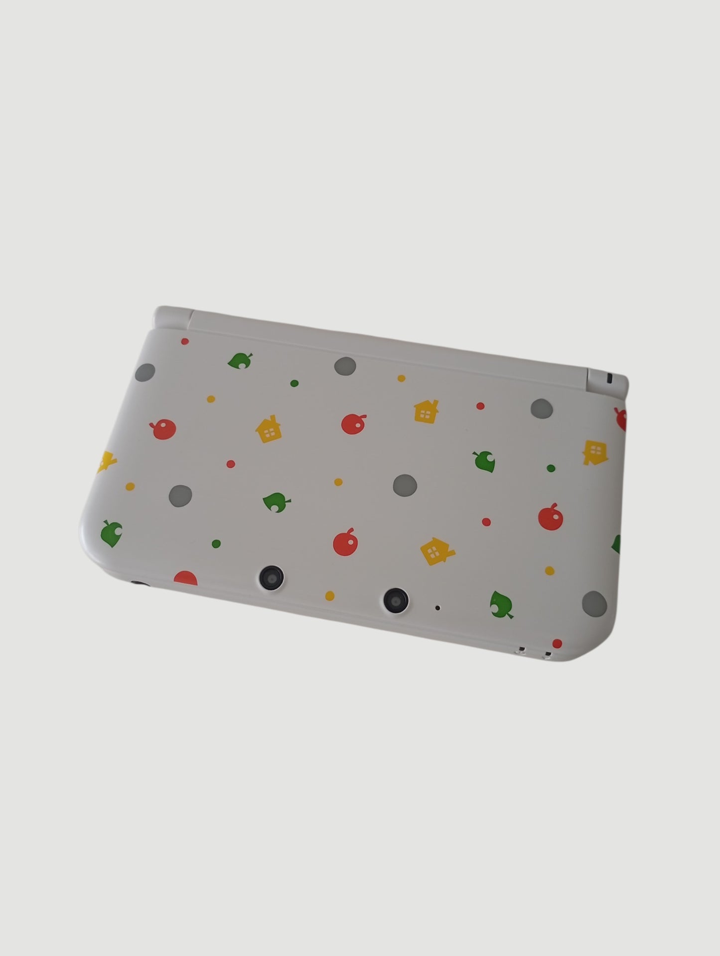 consola Nintendo 3DS old xl edicion especial animal crossing liberada en micro sd 32 gb