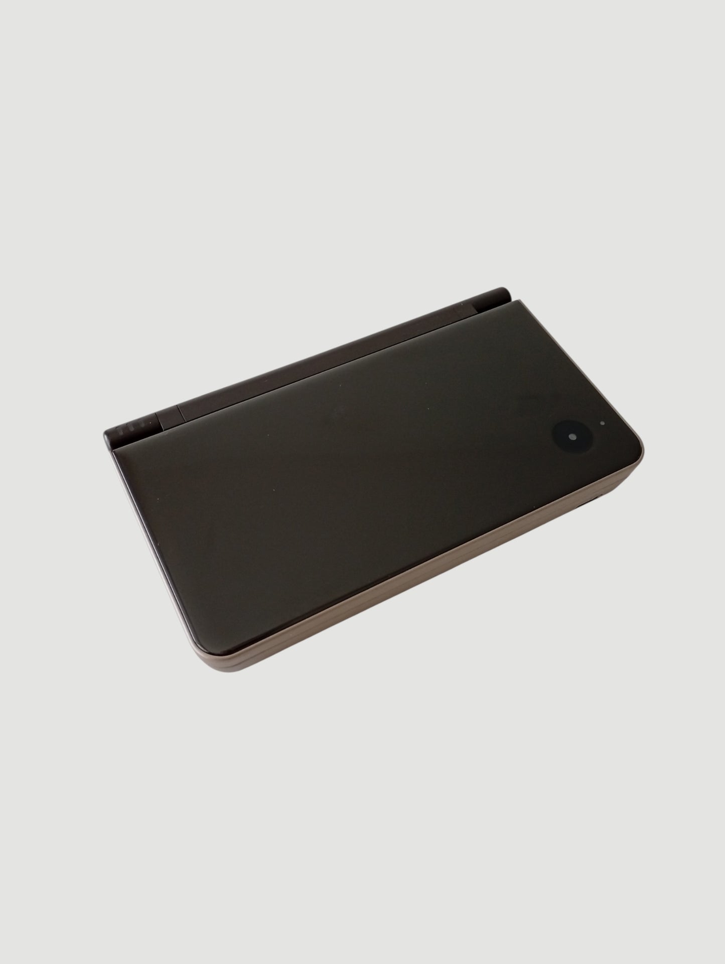 consola Nintendo DSi xl  en caja liberada con micro sd 32 gb