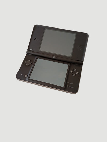 consola Nintendo DSi xl  en caja liberada con micro sd 32 gb