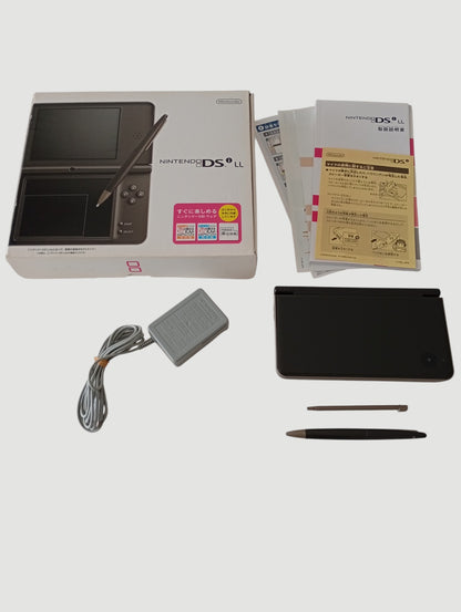 consola Nintendo DSi xl  en caja liberada con micro sd 32 gb