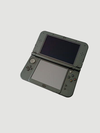consola Nintendo  new 3ds xl metallic black en caja liberada con micro sd 32 gb