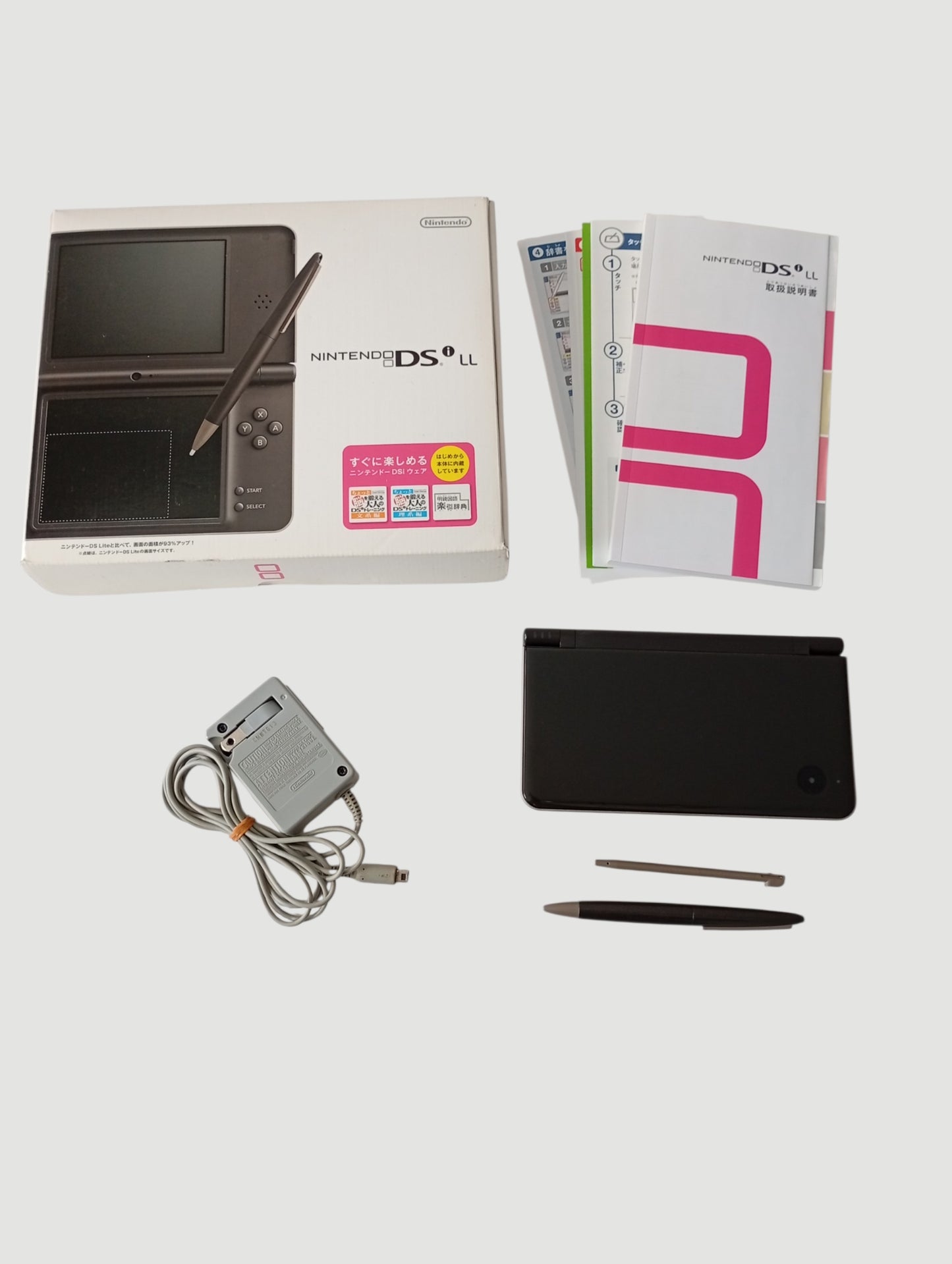 consola Nintendo DSi xl  en caja liberada con micro sd 32 gb