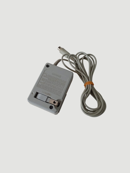 consola Nintendo DSi xl  en caja liberada con micro sd 32 gb