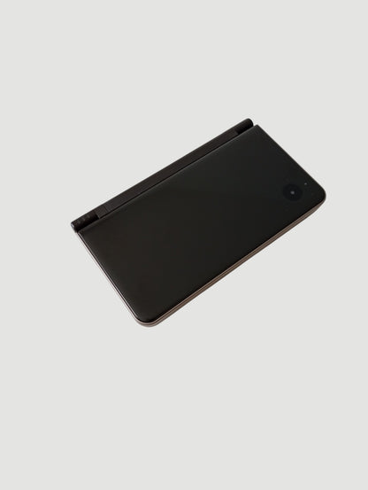 consola Nintendo DSi xl  en caja liberada con micro sd 32 gb