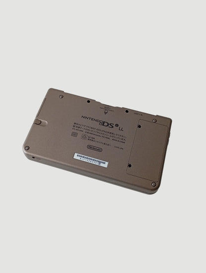 consola Nintendo DSi xl  en caja liberada con micro sd 32 gb