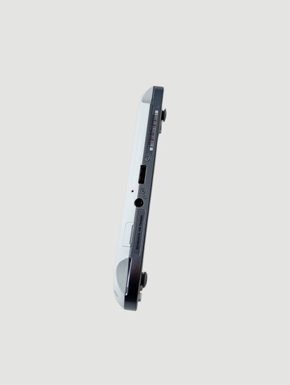 consola psvita fat white  liberada con micro sd 32 gb
