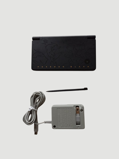 consola Nintendo DSi edicion especial pokemon negra