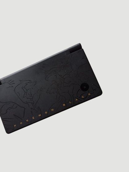 consola Nintendo DSi edicion especial pokemon negra