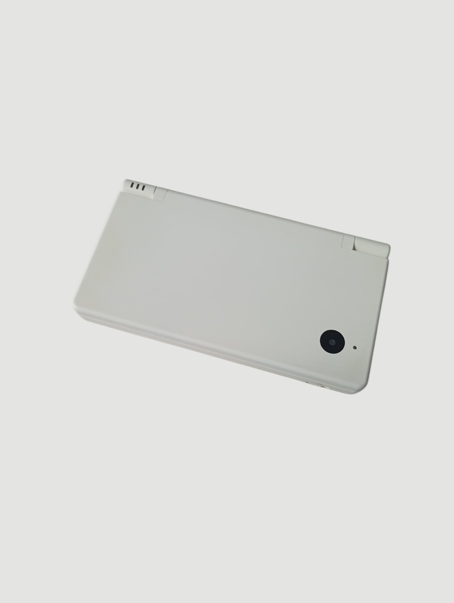 consola Nintendo DSi  fucsia en caja liberada con micro sd 32 gb