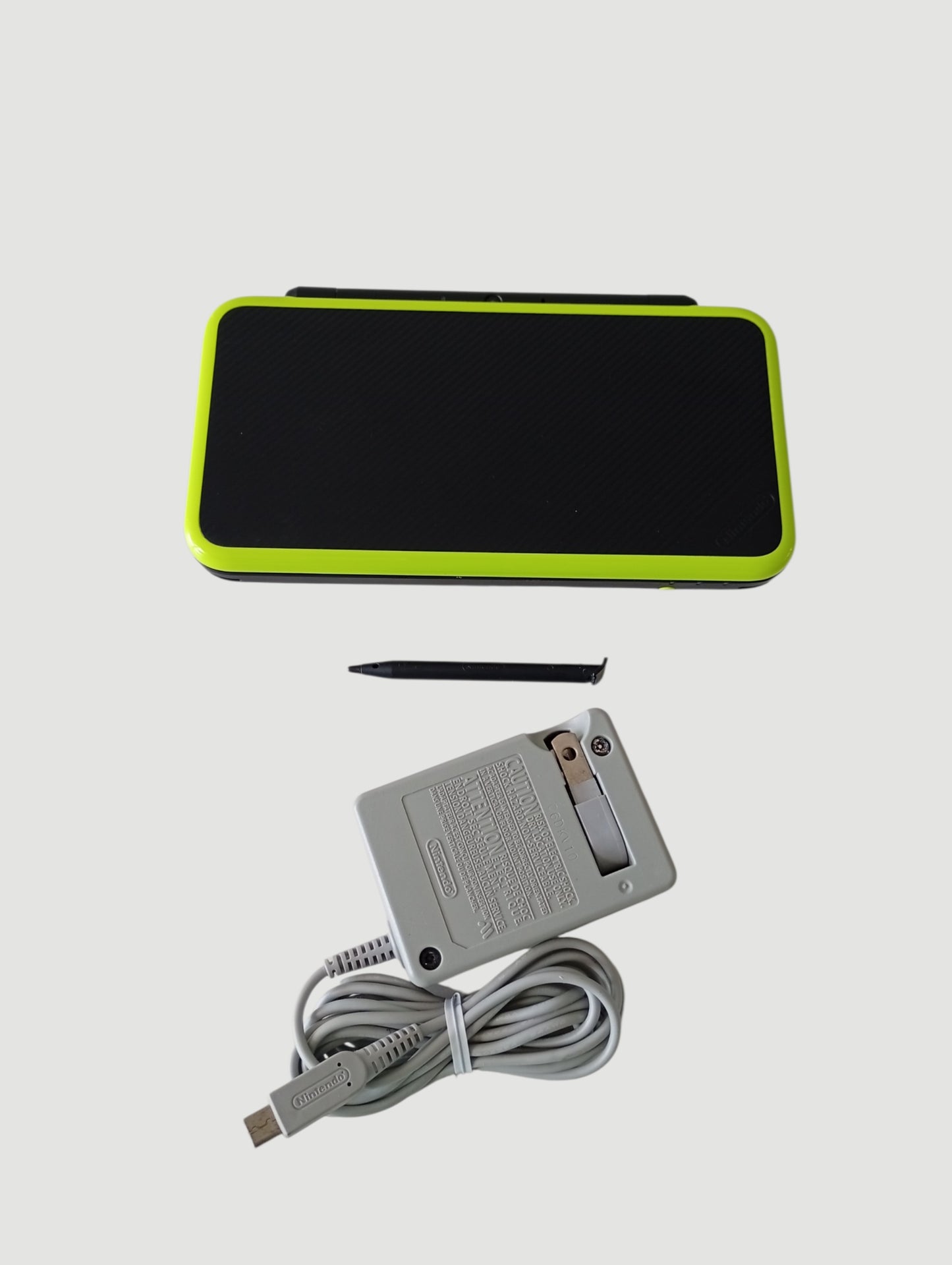 consola nintendo new 2ds xl liberada en micro sd 32 gb