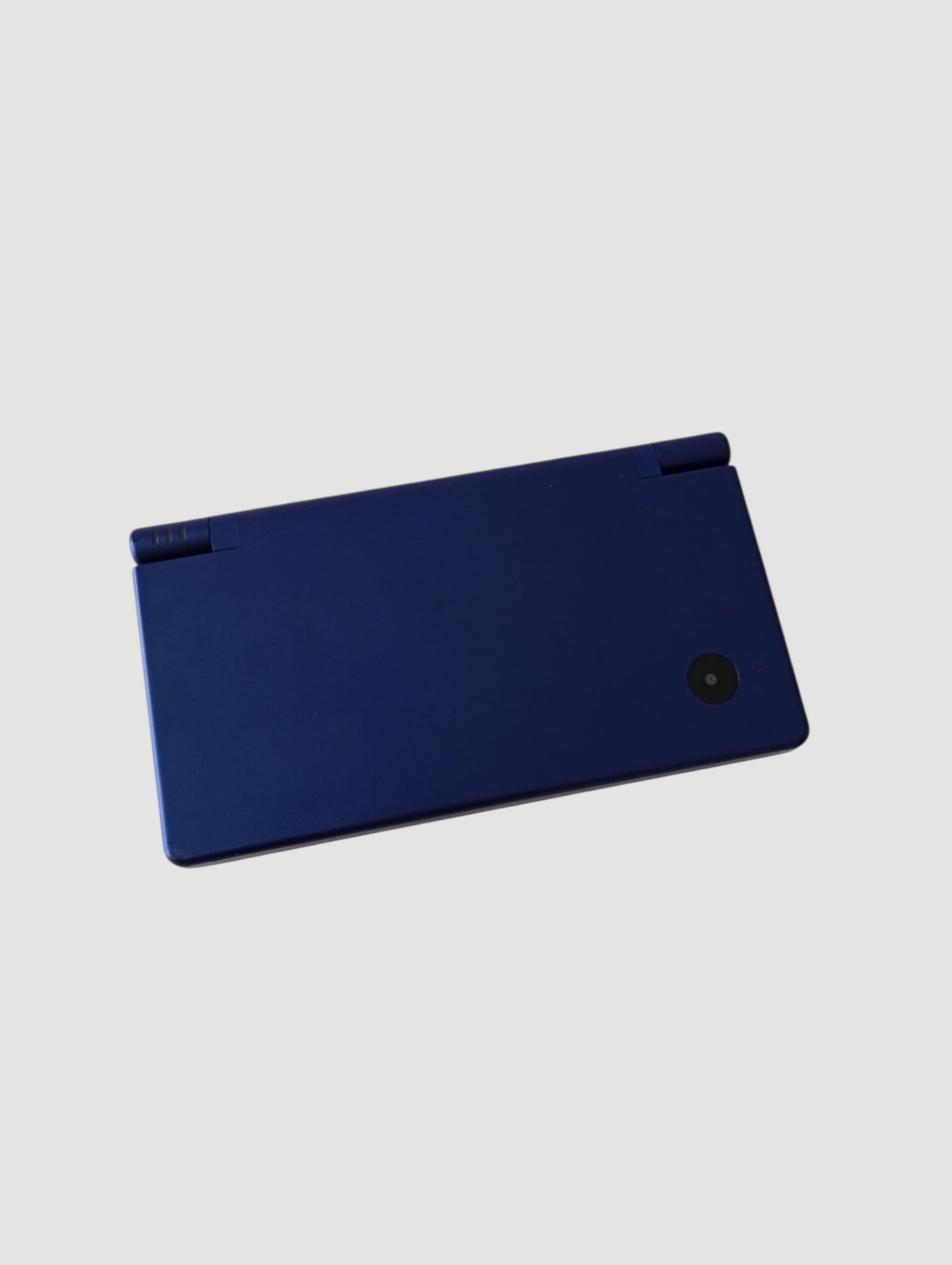 consola nintendo dsi azul metalizada liberada en micro sd 32 gb