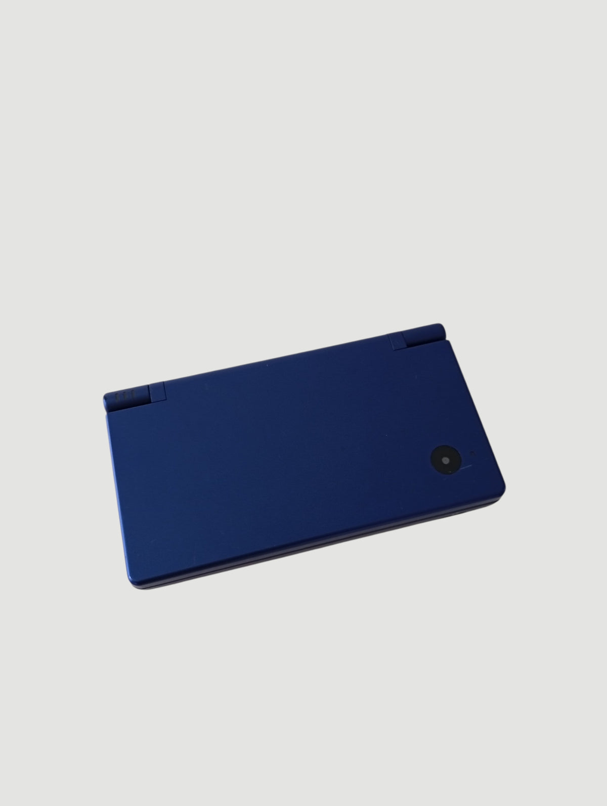 consola nintendo dsi azul metalizada liberada en micro sd 32 gb