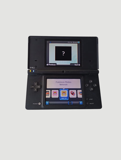 consola nintendo dsi negra en caja liberada en micro sd 32 gb