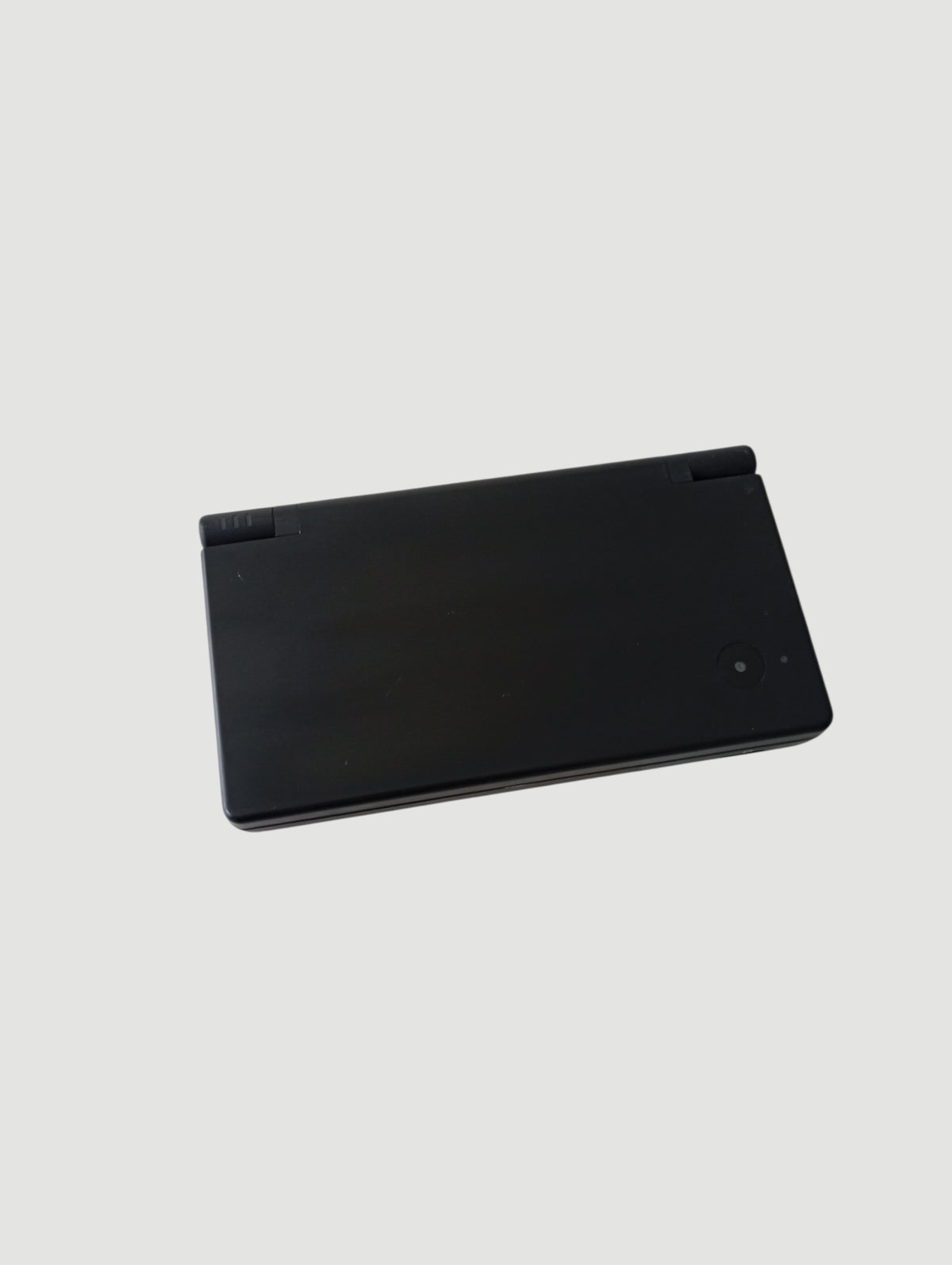 consola nintendo dsi negra en caja liberada en micro sd 32 gb