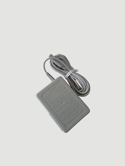 consola nintendo dsi negra en caja liberada en micro sd 32 gb