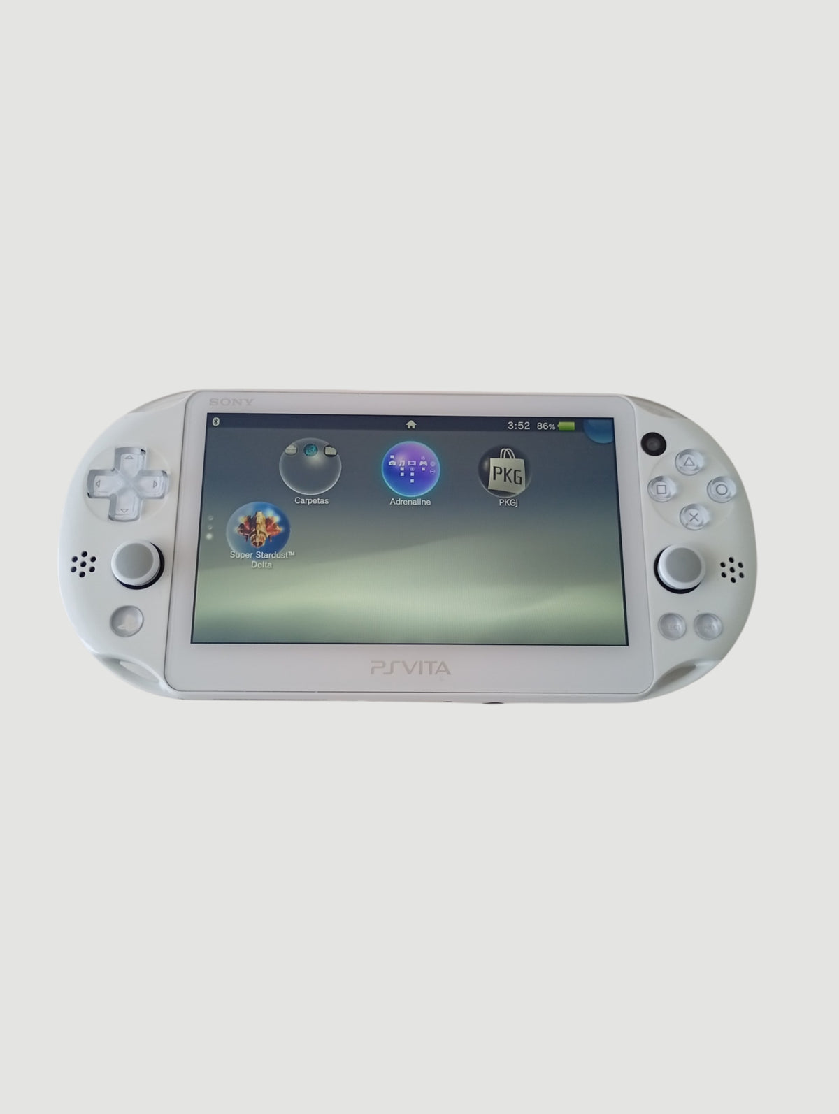 consola psvita slim white en caja liberada en micro sd 32 gb