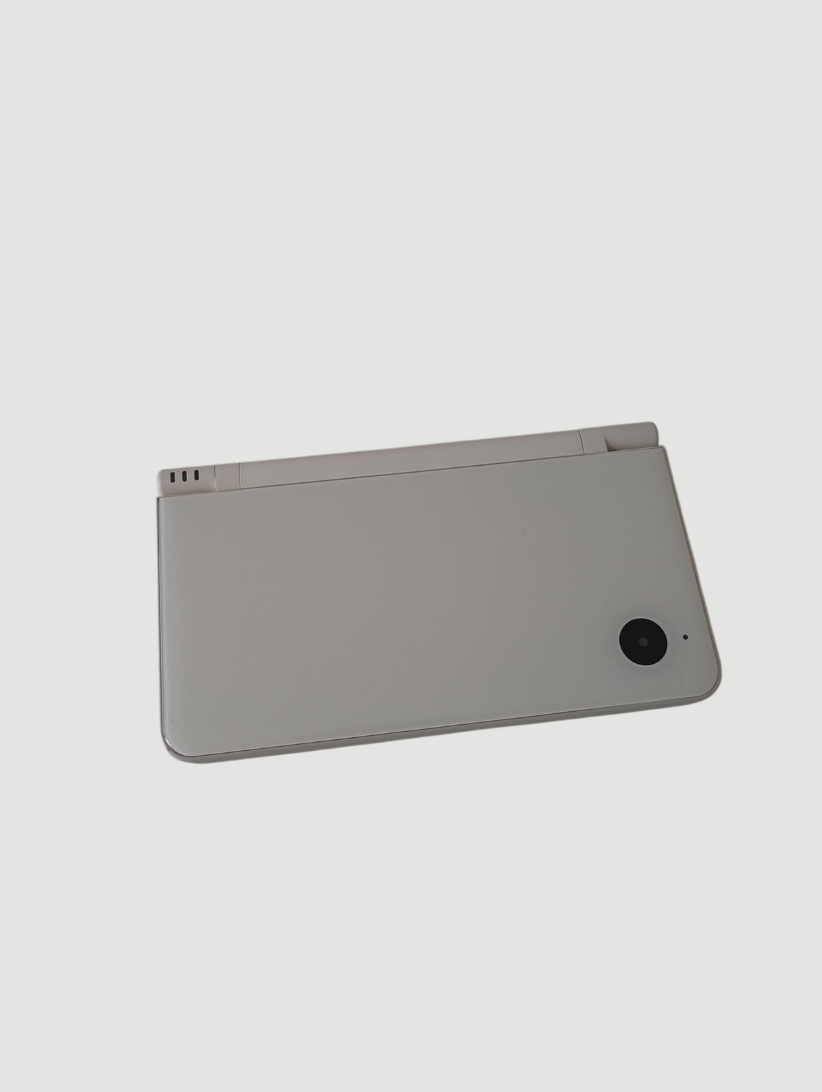 onsola nintendo dsi xl blanca liberada en micro sd 32 gb