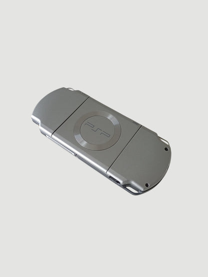 Consola psp 2000 plateada liberada en micro sd 32 gb