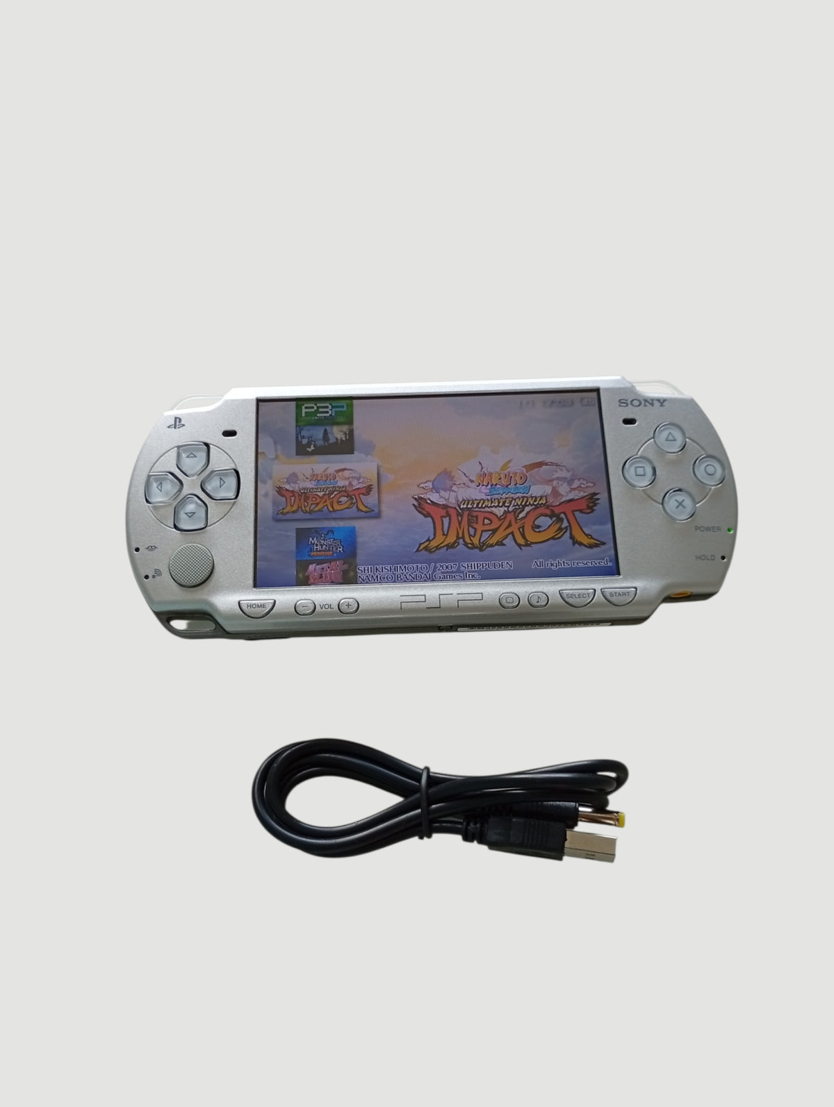 Consola psp 2000 plateada liberada en micro sd 32 gb