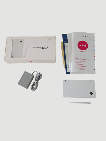 consola nintendo dsi blanca en caja liberada en micro sd 32 gb