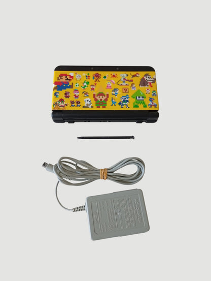 consola  New Nintendo 3DS Super Mario Bros. 30th Anniversary Edition liberada en micro sd 32 gb
