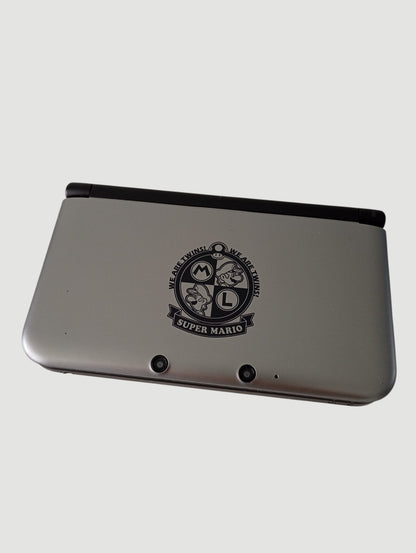 Consola nintendo 3ds old xl edición especial mario silver en caja liberada en micro sd 32 gb