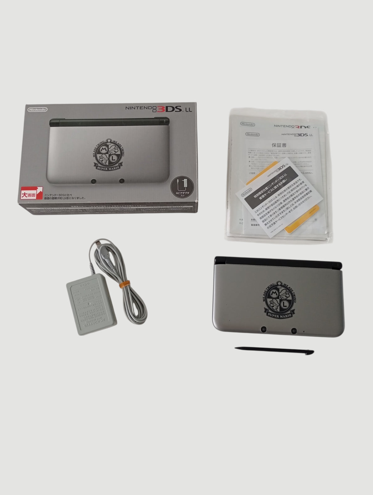 Consola nintendo 3ds old xl edición especial mario silver en caja liberada en micro sd 32 gb